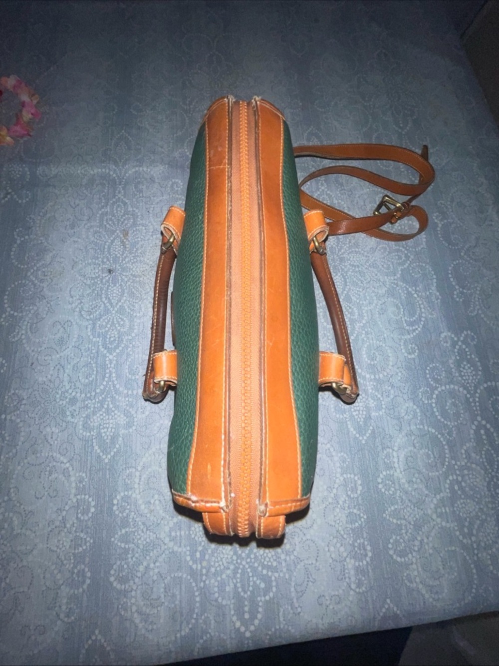 Vintage Dooney & Bourke AWL Green Tan Leather Crossbody Handle - Picture 14 of 17